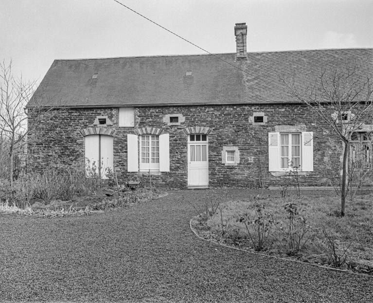 La céramique industrielle dans le Bessin (Calvados) et le département de la Manche : les poteries