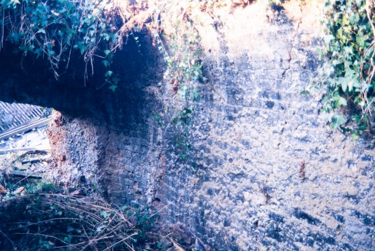 La céramique industrielle dans le Bessin (Calvados) et le département de la Manche : les poteries