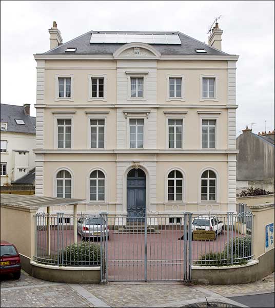 presbytère de l'église de la Trinité puis établissement médical dit centre médico-psychopédagogique