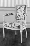 ensemble de 6 fauteuils et d'un canapé de style Louis XVI (salon)