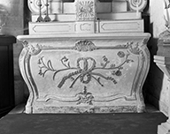 2 autels secondaires, 2 retables architecturés à niche de la Vierge et de saint Joseph