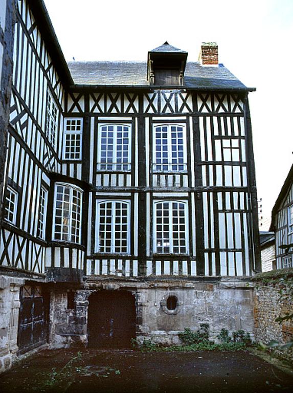 Maison, 35 rue de la République.