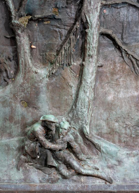 Monument aux Enfants du Calvados tués à l'ennemi en 1870-1871 : ensemble des trois bas-reliefs sauvegardés.