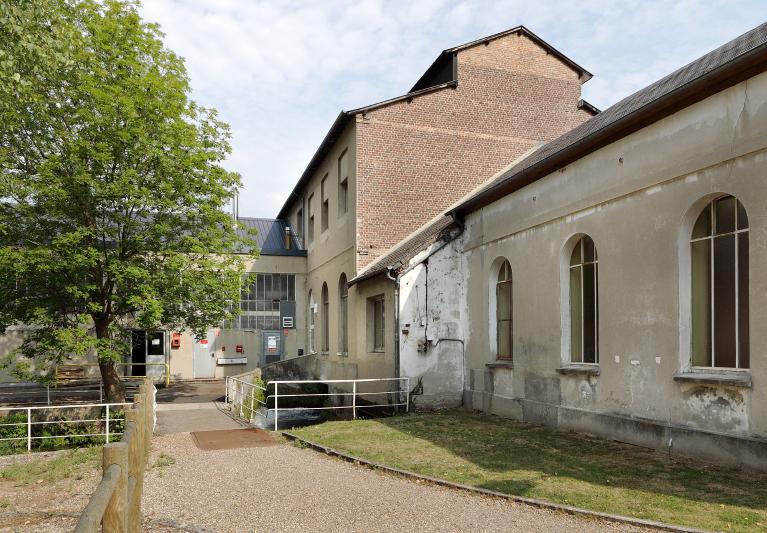 moulins à foulon et filature de laine Mignot Ainé, puis usine de baleines pour corsets Postel, puis usine des Teinturerie de l'Andelle, puis usine de pompes doseuses Dosapro puis Milton-Roy