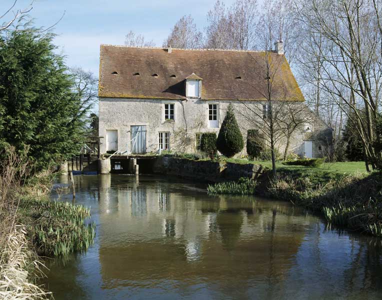 Saint-Loyer-des-Champs. Moulin de Tercey. Moulin à farine.