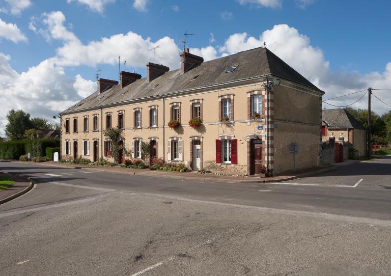 les maisons d'employés de l'imprimerie de la commune de La Chapelle-Montligeon