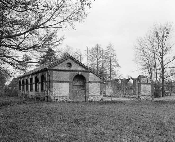 moulin à foulon, puis filature de laine, puis usine de produits alimentaires