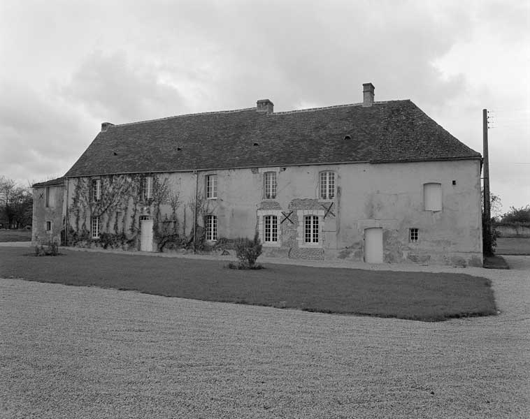 les maisons et fermes de Louvières-en-Auge