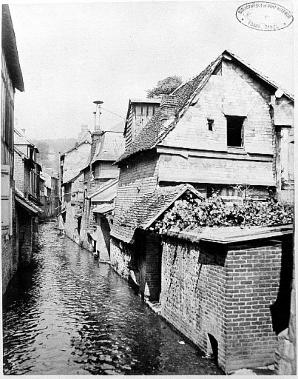 rivière aménagée et canaux