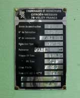 Plaque signalétique et inscriptions techniques du réducteur-multiplicateur Citroën-Messian de la turbine 2.