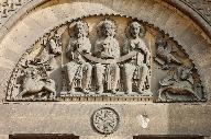 tympan : haut-relief de la Trinité