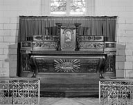 ensemble du maître-autel : autel tombeau, tabernacle