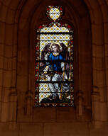 verrière figurée : saint Michel (baie 19)
