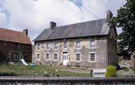 ferme actuellement maison