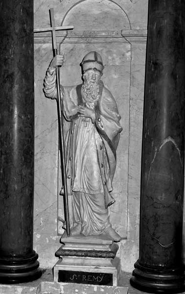 2 statues : saint Remi, saint Eutrope