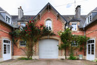 communs du château de La Guerche