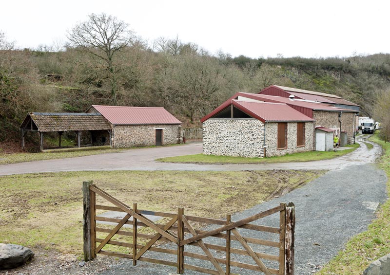 carrière de quartzite à ciel ouvert et usine de matériel ferroviaire Drouville, Fauvet, Bruel et Cie, puis Drouville frères, puis société anonyme des Ateliers de Constructions Mécaniques du Val de Maizet