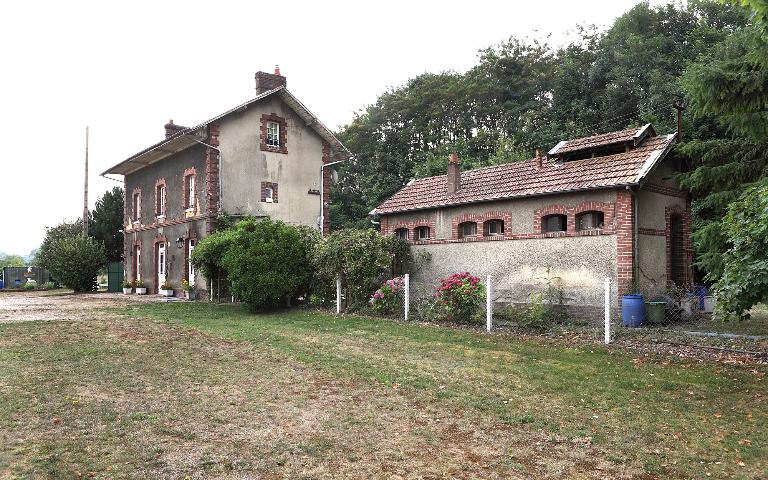 gare et maison de garde-barrière de Pont-Saint-Pierre