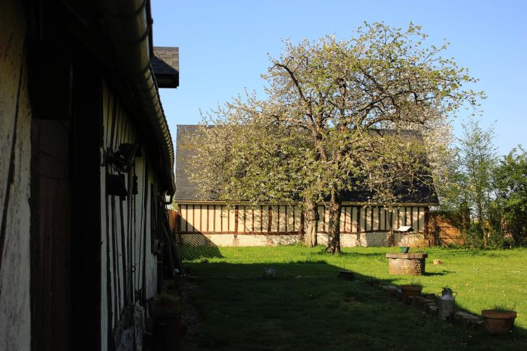 Les maisons et fermes de Barneville-sur-Seine