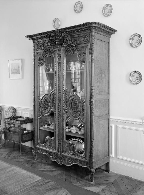 armoire normande vitrée, dite de mariage