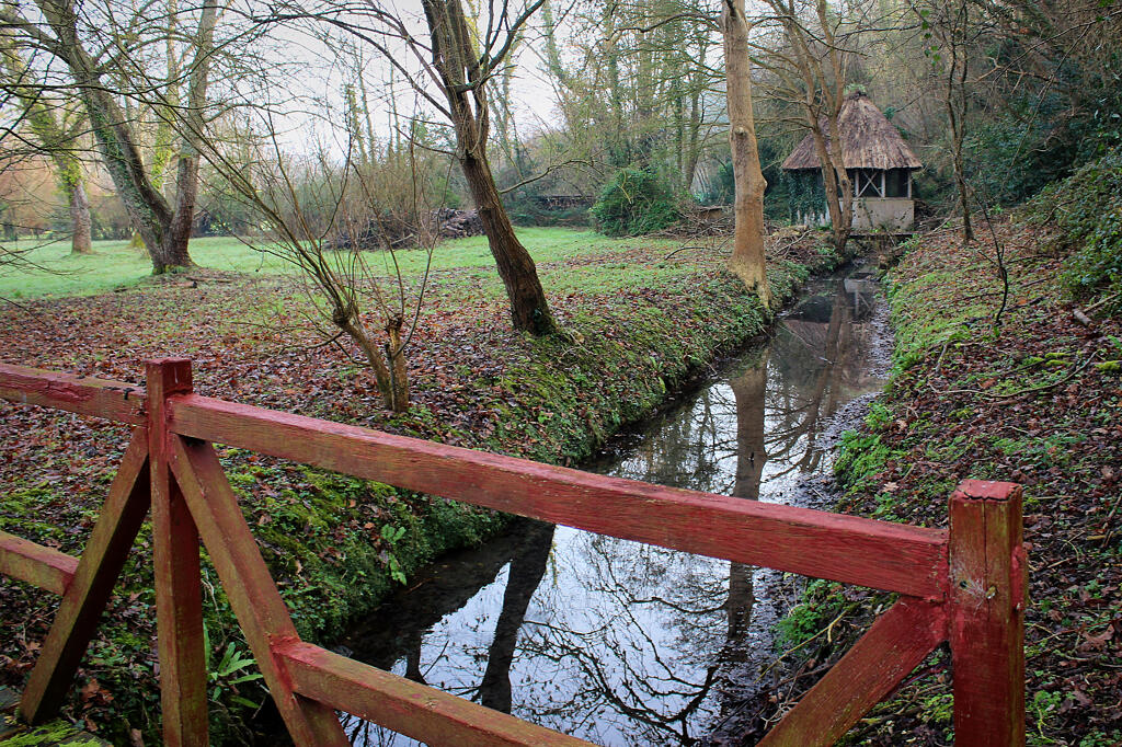 source aménagée dite La Roumoise et station de captage dite maison de l'eau