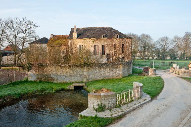 moulin à farine puis moulin à farine et moulin à huile dit moulin d'Ingouville, puis fromagerie industrielle, puis scierie