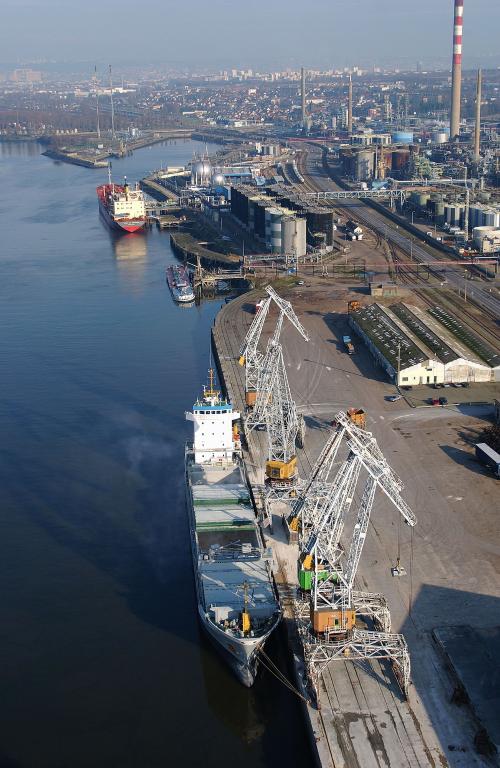 raffinerie de pétrole de la Société Maritime des Pétroles, puis Société des Pétroles Jupiter, puis Shell, puis Pétroplus
