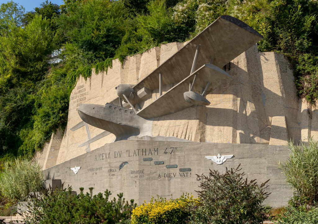 monument commémoratif du LATHAM 47