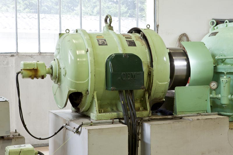 les machines de la centrale hydroélectrique des Forces Motrices de l'Orne