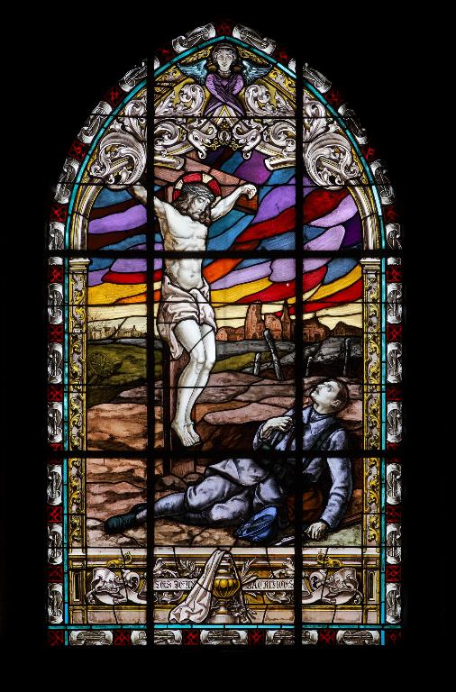 verrière historiée et commémorative de la guerre de 1914-1918 : Soldat mourant au pied d'un Christ en croix