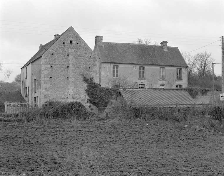 les maisons et fermes de Fontaine-les-Bassets