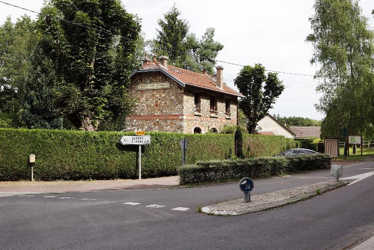 gare et maison de garde barrière de Croisy-sur-Andelle