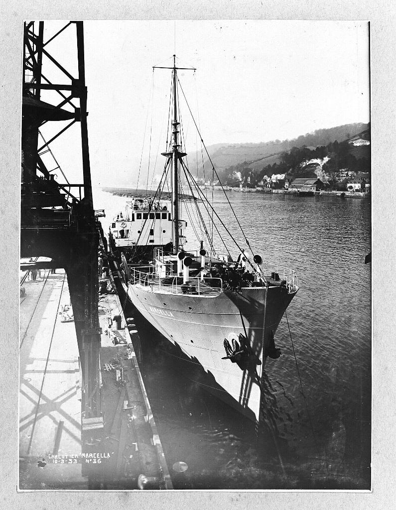 bateau de pêche : chalutier (grande pêche) dit MARCELLA, puis chasseur de sous-marins UJ 2210