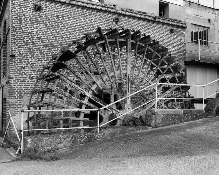 moulin à papier, puis moulin à foulon, puis moulin à farine, puis usine de traitement de surface des métaux