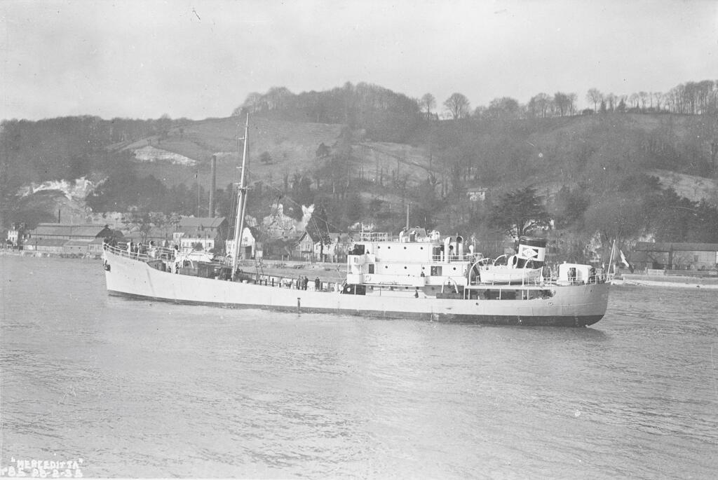 bateau de pêche : chalutier (grande pêche) dit MERCEDITTA, puis patrouilleur auxiliaire P-38, puis navire météo WBS 9, puis chalutier ANNITA, puis ANNA MARIA