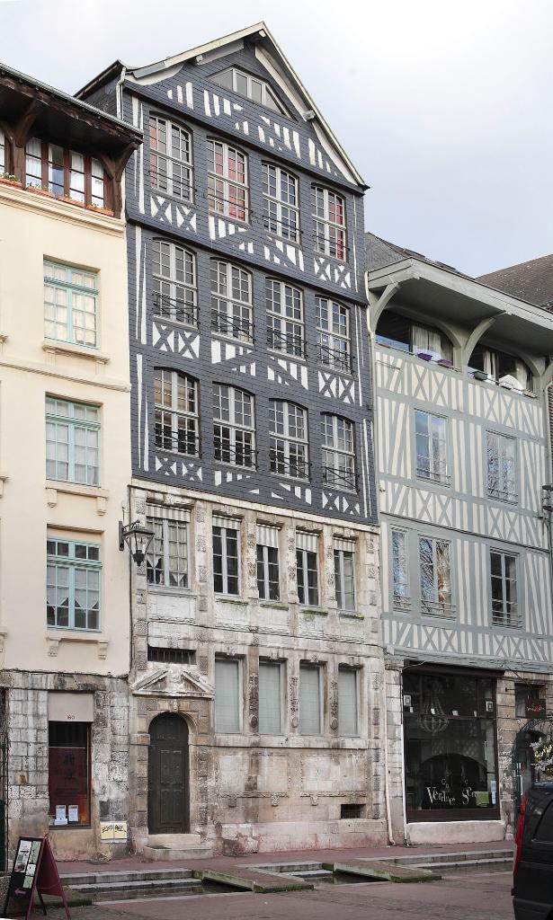 Maison - atelier de maitre drapier
