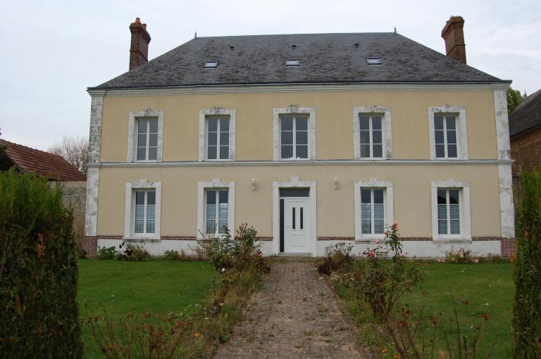 les maisons de la commune de Courgeon