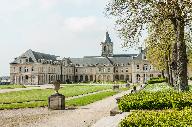 jardins de l'abbaye de bénédictines de la Trinité dite abbaye aux Dames, actuellement parc dit parc Michel-d'Ornano de l'hôtel de Région