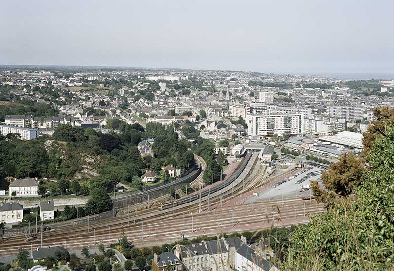 Vue générale prise de la Montagne du Roule (les voies de chemin de fer et la rue du Roule).
