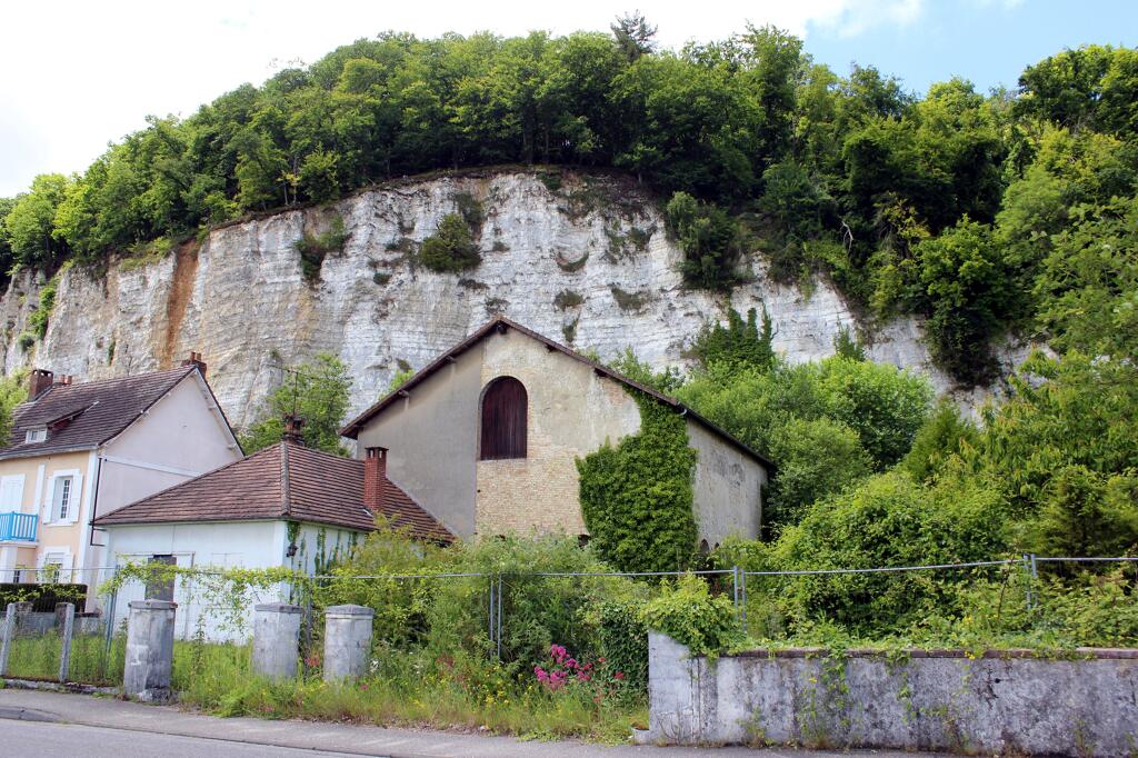 carrière à ciel ouvert et four à chaux, puis société française des procédés Douillet, puis société des huiles et graisses industrielles de Nanterre