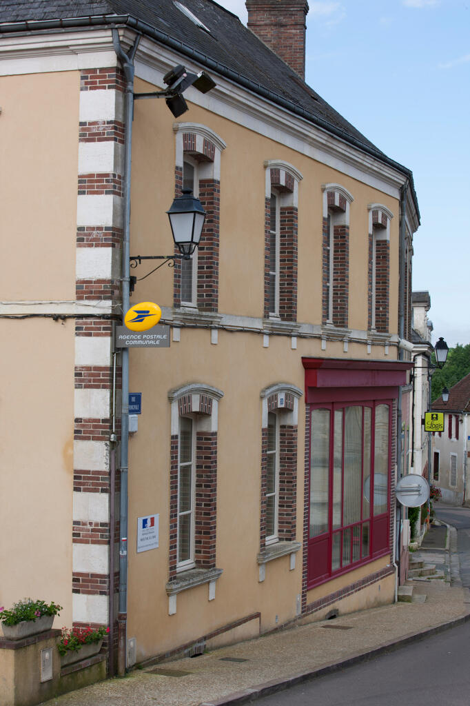 le bourg de La Chapelle-Montligeon