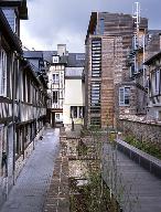 ensemble de maisons à cour commune, dite cour Canel