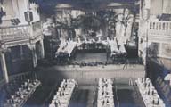 La salle de spectacle de l'Eden-casino.- Carte postale, n.s., n.d., début du 20e siècle (avant 1911), n. et b., 17,7 x 8,8 cm. (Collection particulière Jean Moisy, Sainte-Adresse).