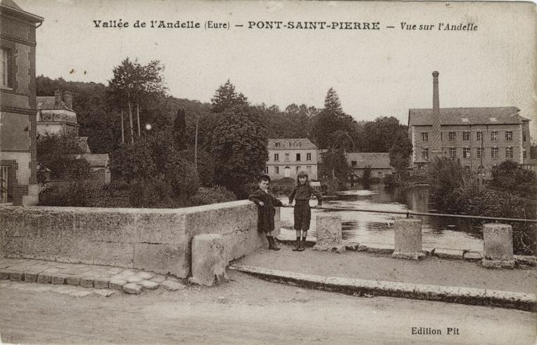 moulins à foulon et filature de laine Mignot Ainé, puis usine de baleines pour corsets Postel, puis usine des Teinturerie de l'Andelle, puis usine de pompes doseuses Dosapro puis Milton-Roy