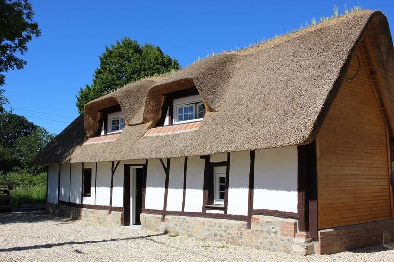 Les longères ou chaumières en pan de bois de Honguemare-Guenouville