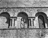 ensemble de 2 reliefs : saint Pierre, saint Manvieu