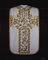 ensemble d'une chasuble, d'une étole, d'une bourse de corporal, d'un voile de calice (ornement blanc)