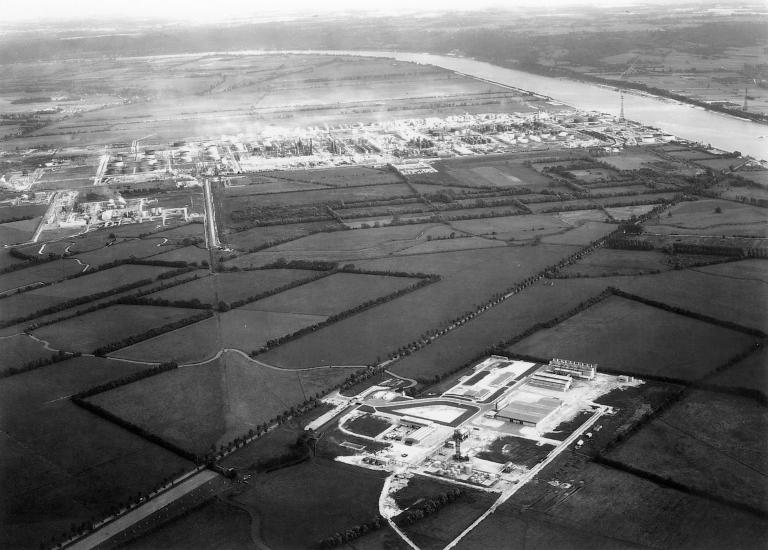 usine de matières plastiques de base de la société Normande de Matières Plastiques, puis Hoeschst, puis Elf-Atochem, puis Shell-BASF