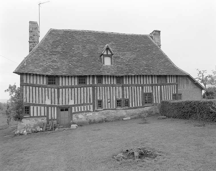 les maisons et fermes de Montreuil-la-Cambe