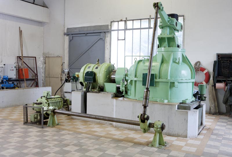 les machines de la centrale hydroélectrique des Forces Motrices de l'Orne